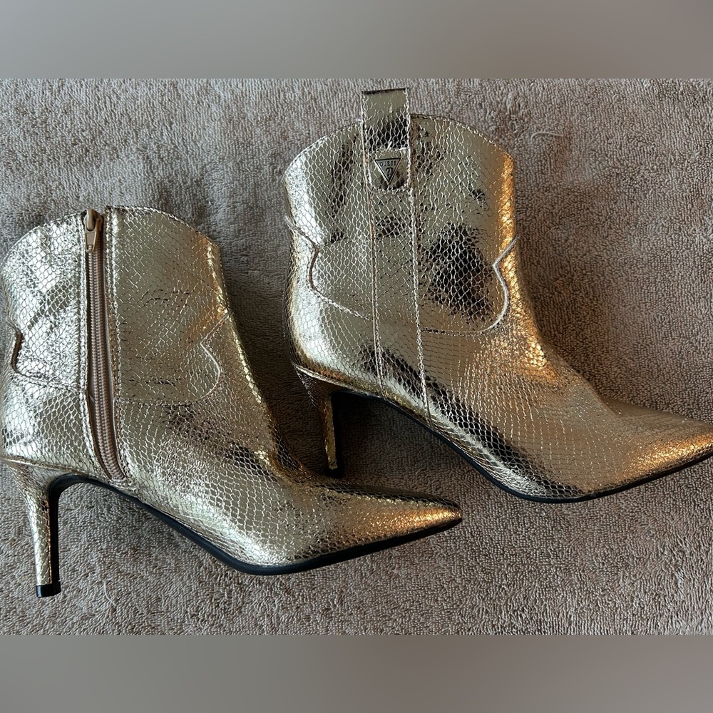 Guess Gold Women’s Booties Size 7 - Picture 2 of 6